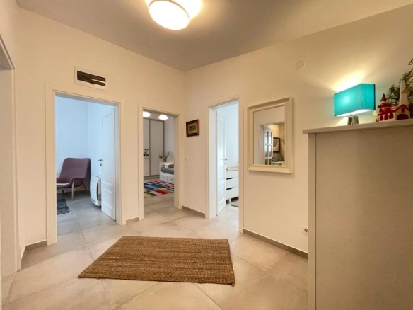 Kuća 199 m² nakon kompletne rekonstrukcije na placu od 636 m² – Bjeliši, Bar