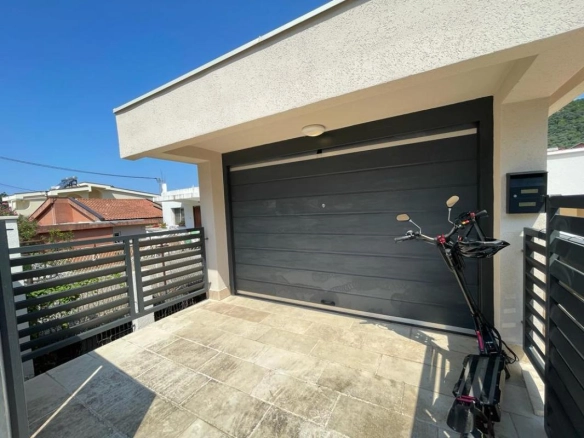 Kuća 199 m² nakon kompletne rekonstrukcije na placu od 636 m² – Bjeliši, Bar
