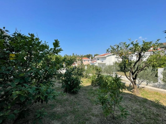 Kuća 199 m² nakon kompletne rekonstrukcije na placu od 636 m² – Bjeliši, Bar