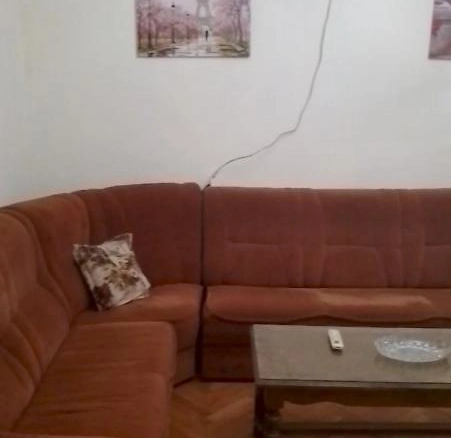Kuća 150 m² na placu od 5156 m² sa dva pomoćna objekta – Golubovci, Podgorica