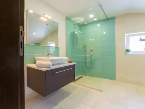 Vila 350 m² na prvoj liniji uz Bokokotorski zaliv – Stoliv, Kotor