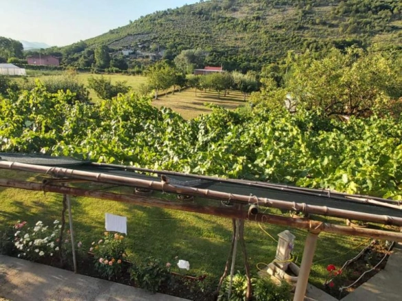 Kuća 120 m² na placu od 2154 m², legalizovana – Danilovgrad