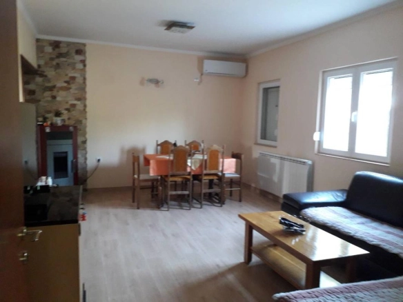 Kuća 120 m² na placu od 2154 m², legalizovana – Danilovgrad