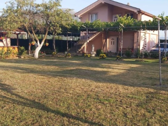 Kuća 120 m² na placu od 2154 m², legalizovana – Danilovgrad