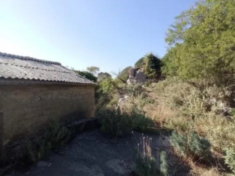 Plac 3000 m² sa starom kućom na osami – Zaljevo, Bar