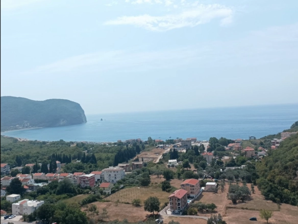 Plac 1660 m² za gradnju sa pogledom na more – Petrovac, Budva