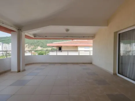 Četvorosoban stan 222 m² sa pogledom na more i planine – Podmaine, Budva