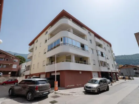 Četvorosoban stan 222 m² sa pogledom na more i planine – Podmaine, Budva