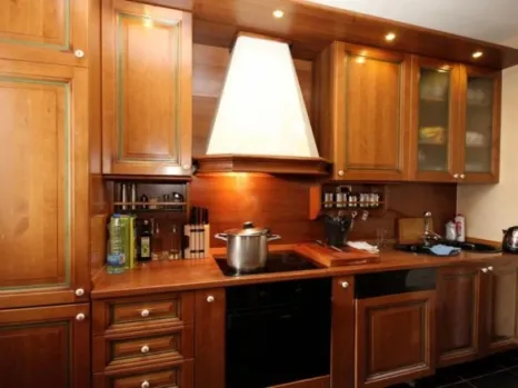 Dio kuće 322 m² sa garažom i saunom – Bar