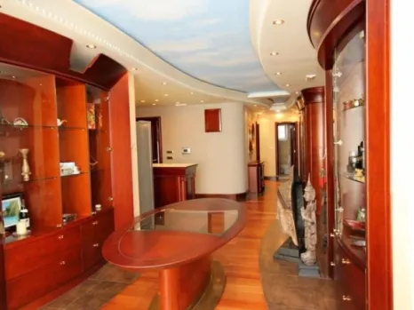 Dio kuće 322 m² sa garažom i saunom – Bar