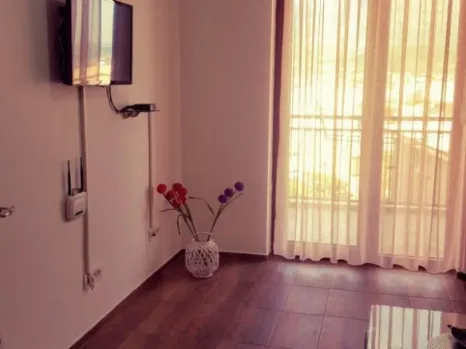 Kuća 617 m² na četiri sprata sa garažom i pogledom na more – Šušanj, Bar