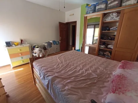 Kuća 617 m² na četiri sprata sa garažom i pogledom na more – Šušanj, Bar