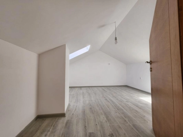 Trosoban dupleks stan 120 m² sa pogledom na more – Gomila, Herceg Novi