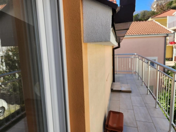 Trosoban dupleks stan 120 m² sa pogledom na more – Gomila, Herceg Novi