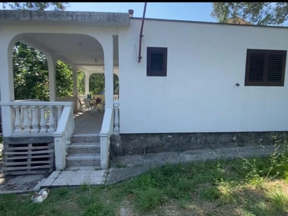 Kuća 48 m² na placu od 280 m², uknjižena – Lastva Grbaljska, Kotor