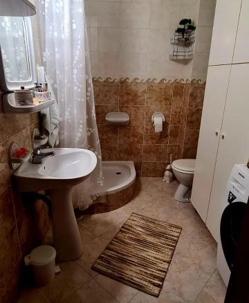 Trosoban dupleks stan 86 m² blizu Starog grada – Gospoština, Budva