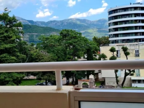 Trosoban dupleks stan 86 m² blizu Starog grada – Gospoština, Budva