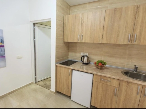 Izdavanje: Jednosoban stan 50 m² renoviran, 200 m od mora – Zeleni pojas, Bar
