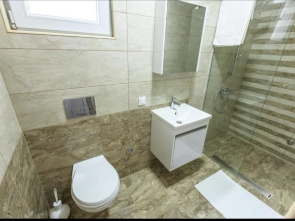 Izdavanje: Jednosoban stan 50 m² renoviran, 200 m od mora – Zeleni pojas, Bar