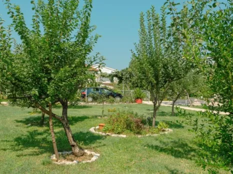 Kuća 400 m² na placu od 1000 m² sa garažom – Zagorič, Podgorica