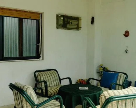 Kuća 400 m² na placu od 1000 m² sa garažom – Zagorič, Podgorica