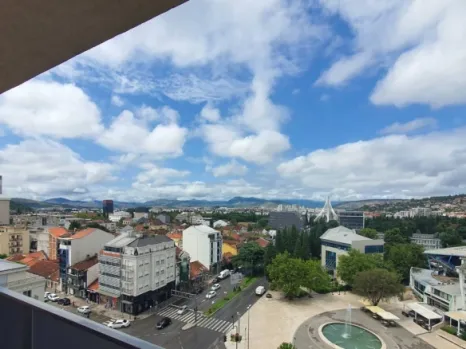 Izdavanje: Penthaus 270 m² sa terasama i pogledom na grad – centar, Podgorica