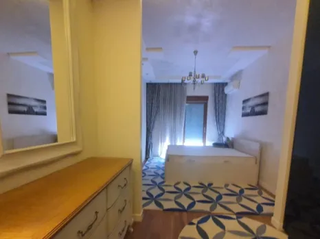 Izdavanje: Penthaus 270 m² sa terasama i pogledom na grad – centar, Podgorica