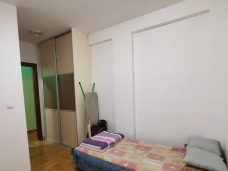 Dvosoban stan 77 m² sa dvije terase i djelimičnim pogledom na more – Petrovac, Budva
