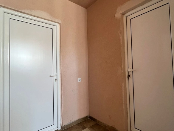 Kuća 210 m² na ravnom terenu, plac 300 m² – Sutomore, Bar
