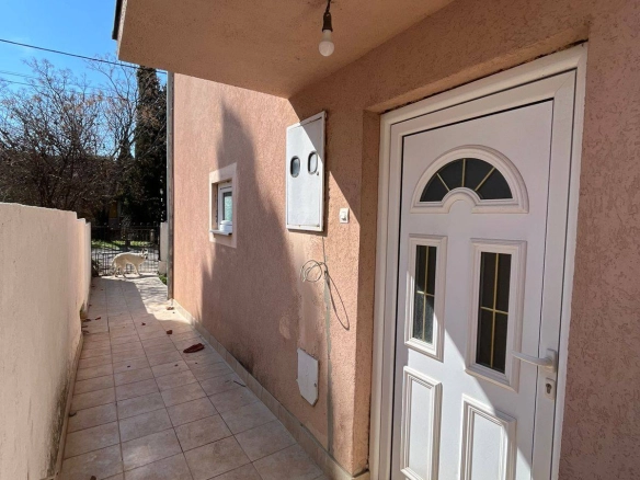Kuća 210 m² na ravnom terenu, plac 300 m² – Sutomore, Bar