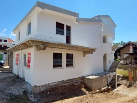 Kuća 420 m² sa šest apartmana, 600 m od mora – Sutomore, Bar