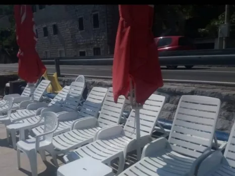 Kuća 300 m² na prvoj liniji do mora sa pontonom – Herceg Novi