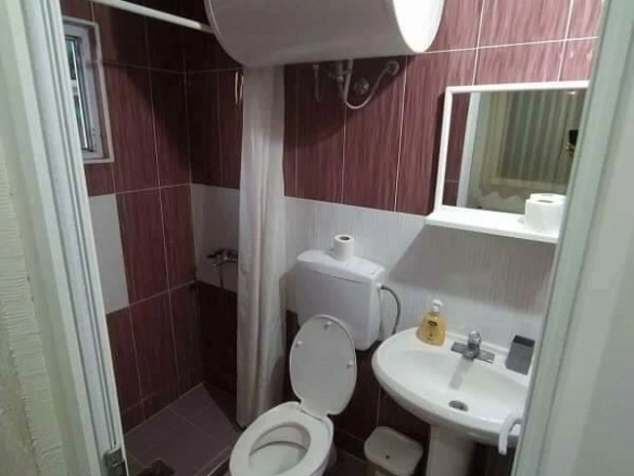 Kuća 180 m² na placu od 400 m² sa tri stana – Sutomore, Bar