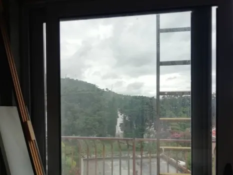 Kuća 390 m² sa pogledom na more i parkingom za 10 vozila – Sutomore, Bar