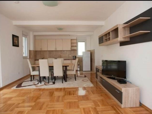 Kuća 400 m² na 50 metara od mora – Petrovac, Budva