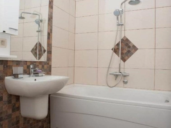 Kuća 400 m² na 50 metara od mora – Petrovac, Budva