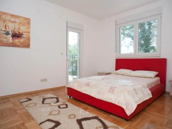 Kuća 400 m² na 50 metara od mora – Petrovac, Budva