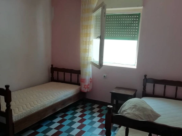 Kuća 160 m² sa devet soba na placu od 186 m² – Sutomore, Bar