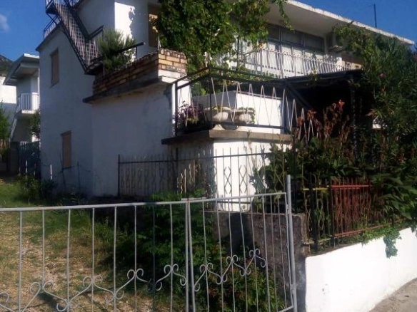 Kuća 160 m² sa devet soba na placu od 186 m² – Sutomore, Bar