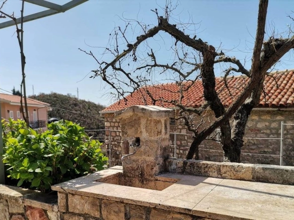 Izdavanje: Kuća 120 m² sa terasom 200 m² za 7 osoba – Pržno, Budva