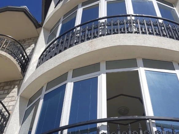 Hotel 670 m² sa 12 parking mjesta i restoranom – Ulcinj