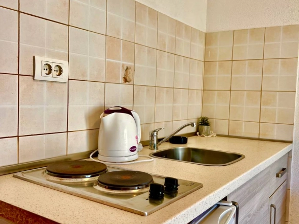 Izdavanje: Jednosoban stan 33 m² sa pogledom na Bokokotorski zaliv – Dobrota, Kotor