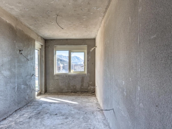 Trosoban stan 84 m² u novom kompleksu u izgradnji – Bečići, Budva