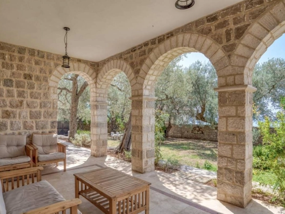 Kuća 500 m² sa pogledom na more i bazenom – Reževići, Budva