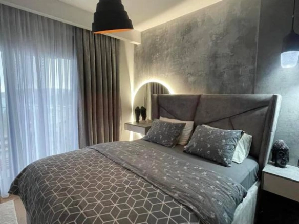 Trosoban stan 84 m² sa pogledom na more i garažom – Bečići, Budva