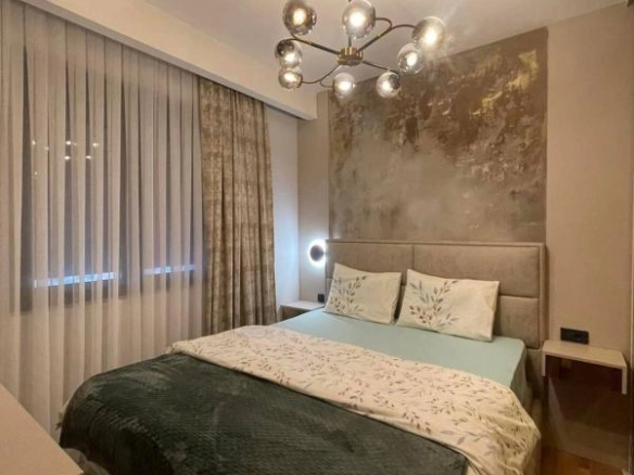 Trosoban stan 84 m² sa pogledom na more i garažom – Bečići, Budva