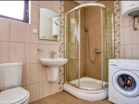 Izdavanje: Jednosoban stan 55 m² sa terasom – Bečići, Budva