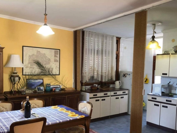 Trospratna kuća 300 m² sa pogledom na planine i more – Šušanj, Bar