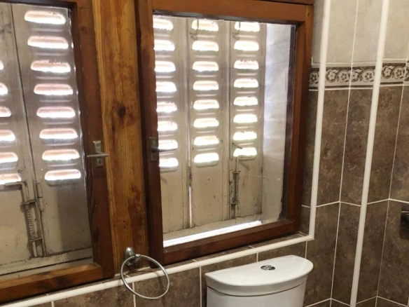 Trospratna kuća 300 m² sa pogledom na planine i more – Šušanj, Bar