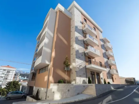 Trosoban stan 107 m² u novom kompleksu – Bečići, Budva